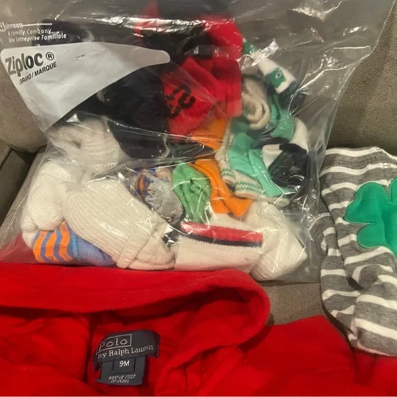 9 Month Lot Baby Clothes Ralph Lauren, Carters, etc - Picture 7 of 12